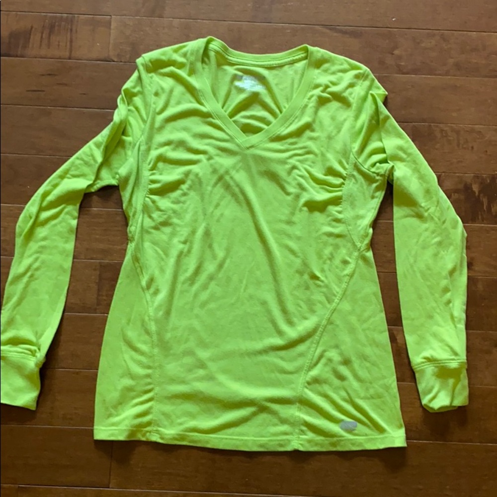 Marika dry wik performance shirt
